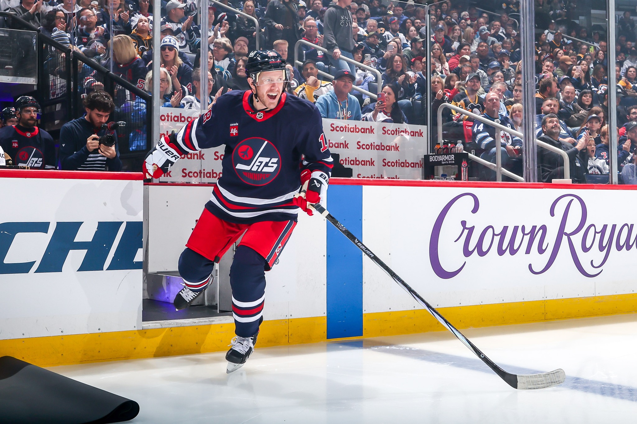 Bryan Little receives standing ovation as he skates Canada Life Centre